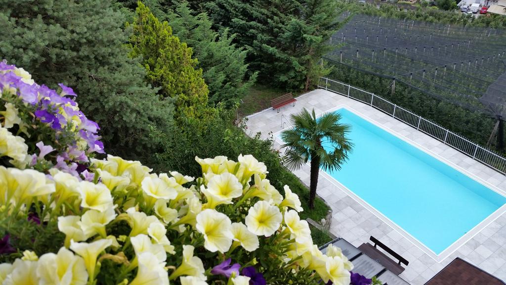 Pension Weinberg Riffian Exterior foto